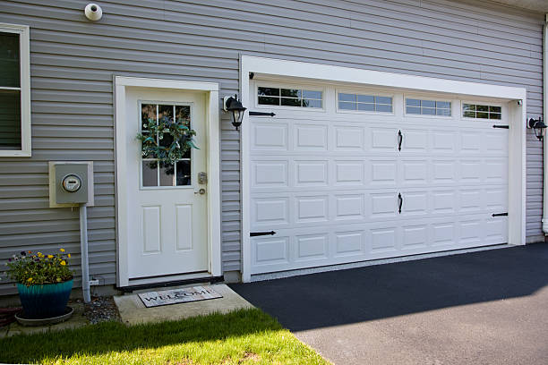 24/7 Emergency Garage Door Panel Replacement experts in College Park, MD